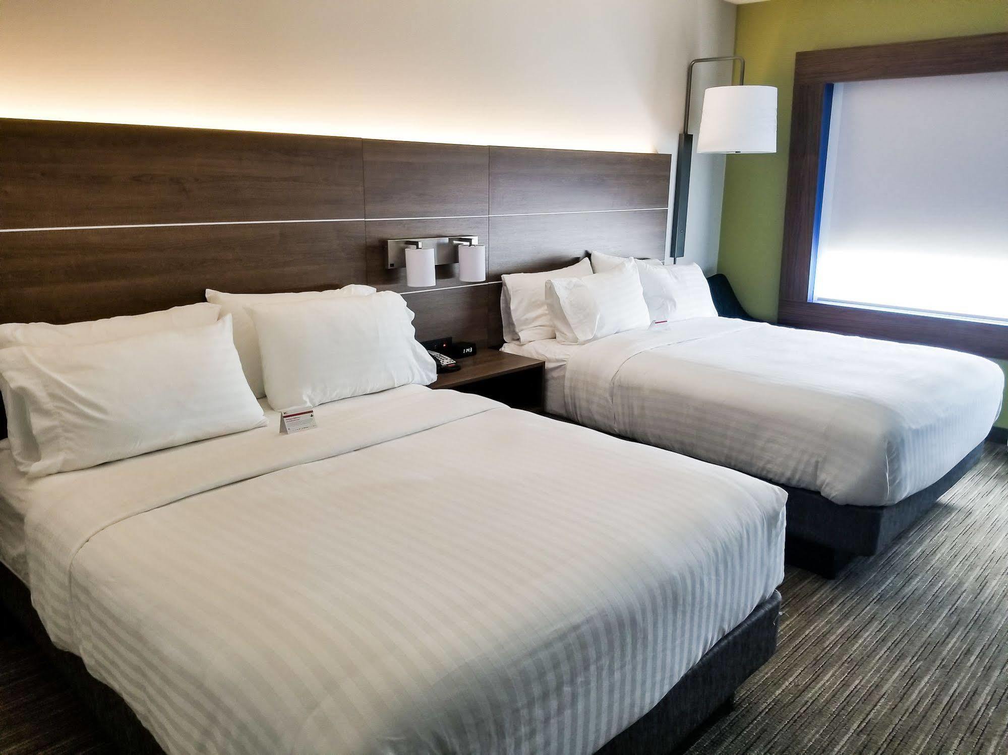Holiday Inn Express & Suites - Charlotte Ne - University Area By Ihg Eksteriør bilde