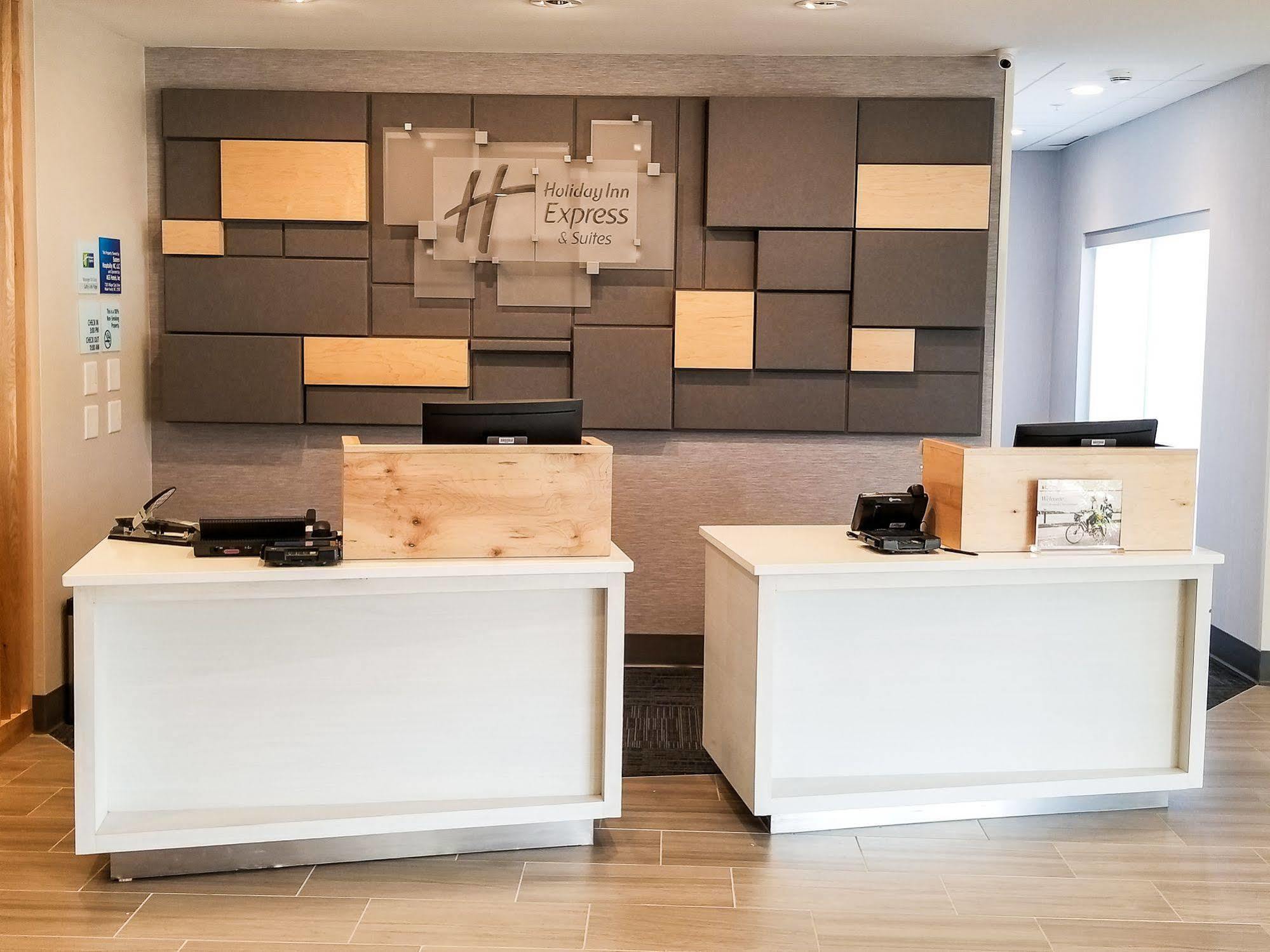 Holiday Inn Express & Suites - Charlotte Ne - University Area By Ihg Eksteriør bilde