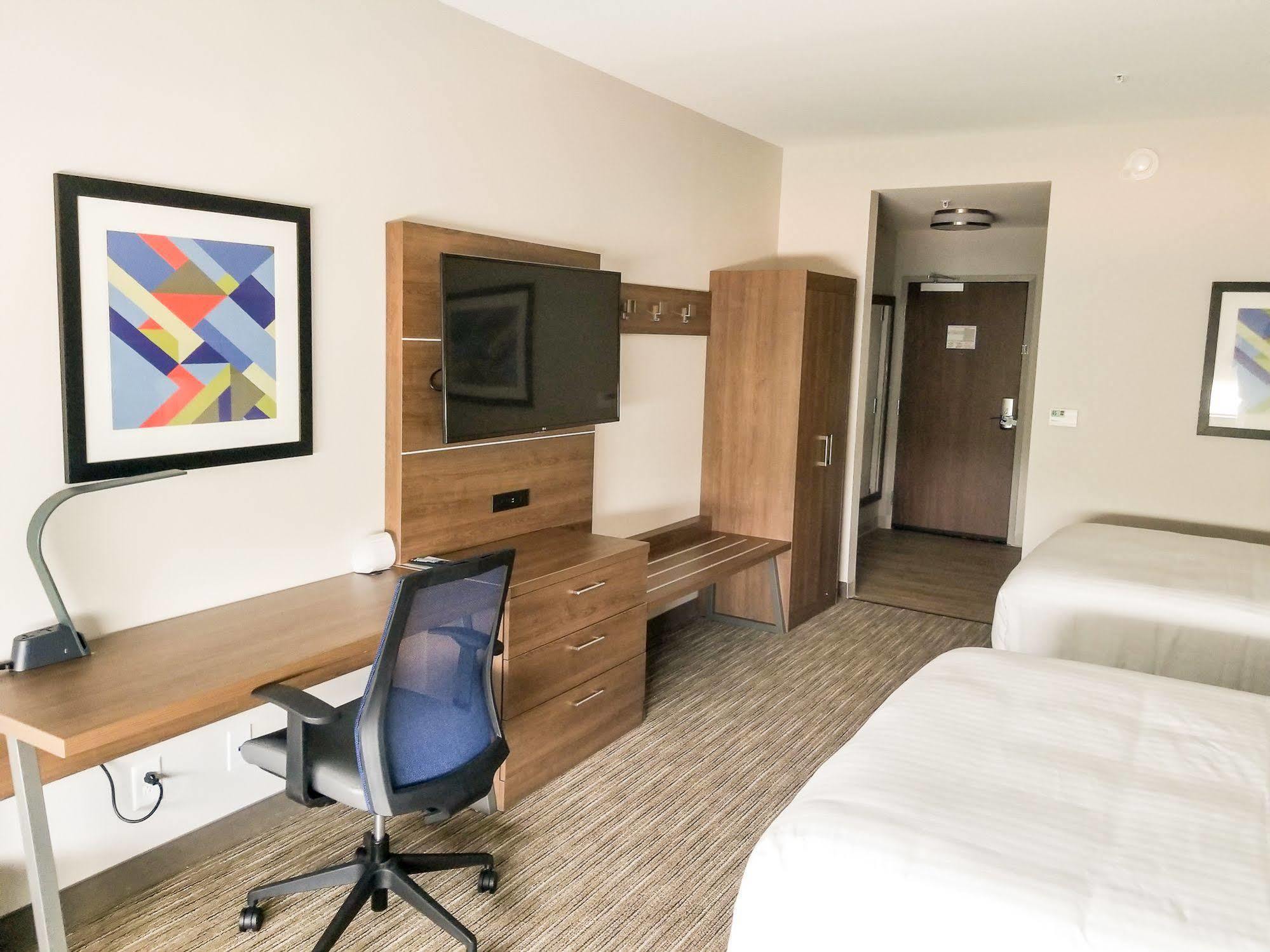 Holiday Inn Express & Suites - Charlotte Ne - University Area By Ihg Eksteriør bilde