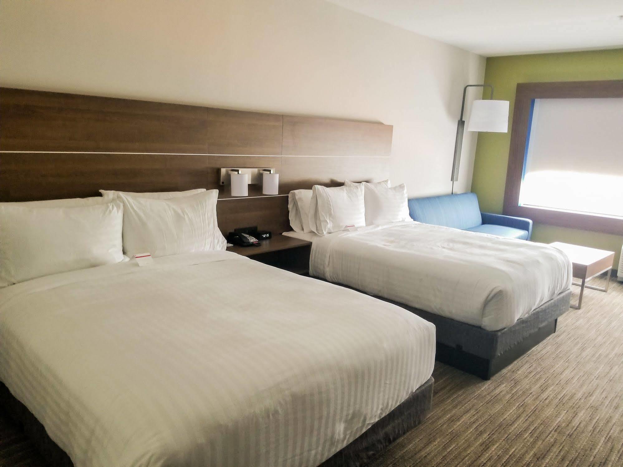 Holiday Inn Express & Suites - Charlotte Ne - University Area By Ihg Eksteriør bilde