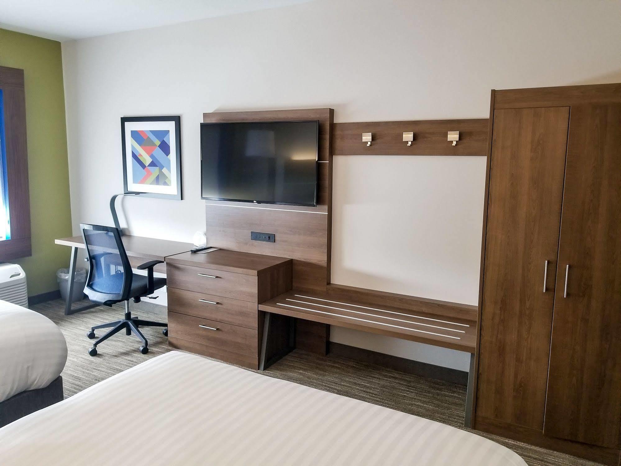 Holiday Inn Express & Suites - Charlotte Ne - University Area By Ihg Eksteriør bilde