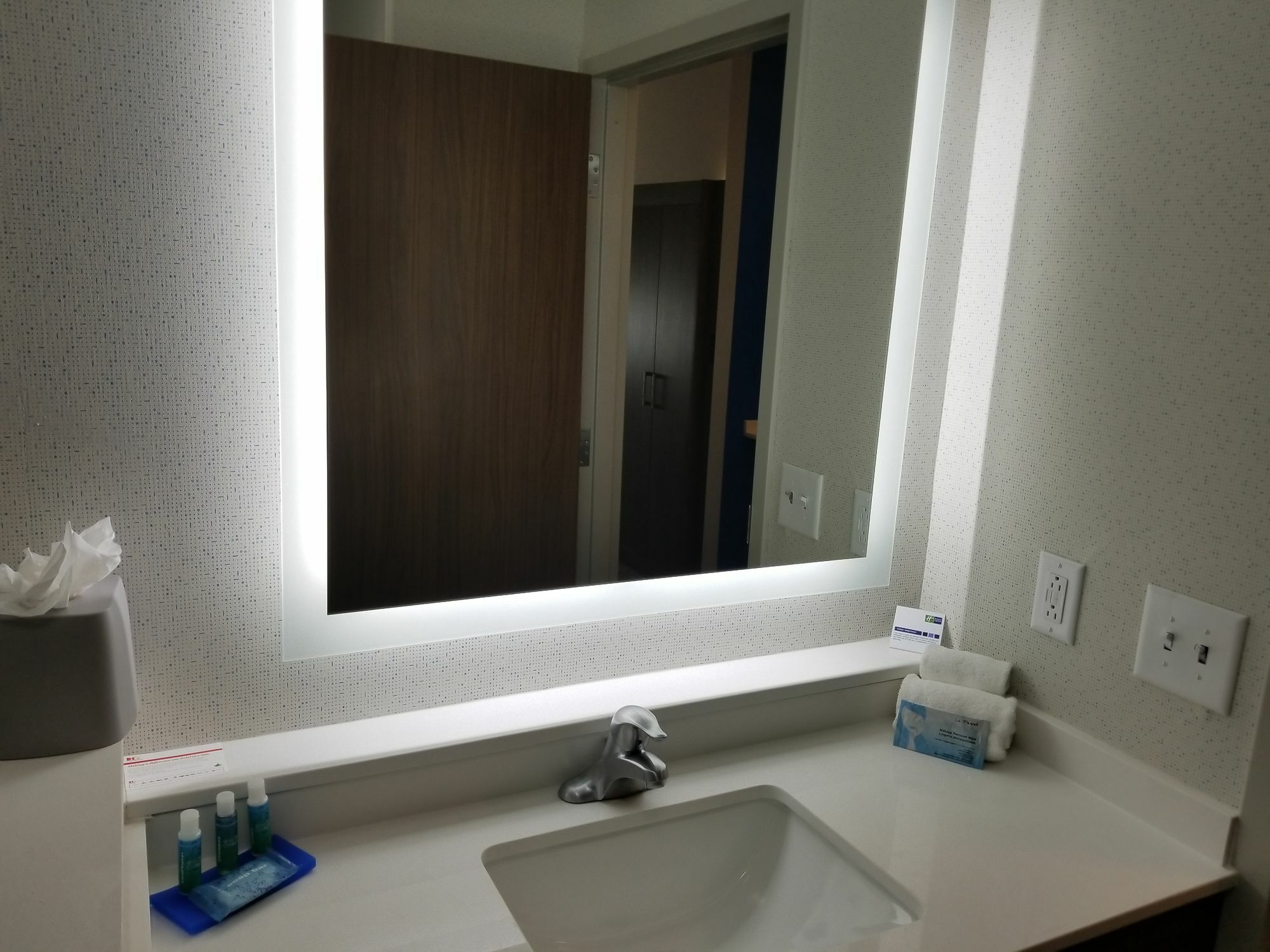 Holiday Inn Express & Suites - Charlotte Ne - University Area By Ihg Eksteriør bilde