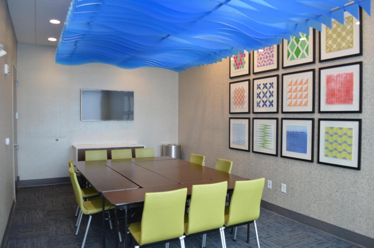Holiday Inn Express & Suites - Charlotte Ne - University Area By Ihg Eksteriør bilde
