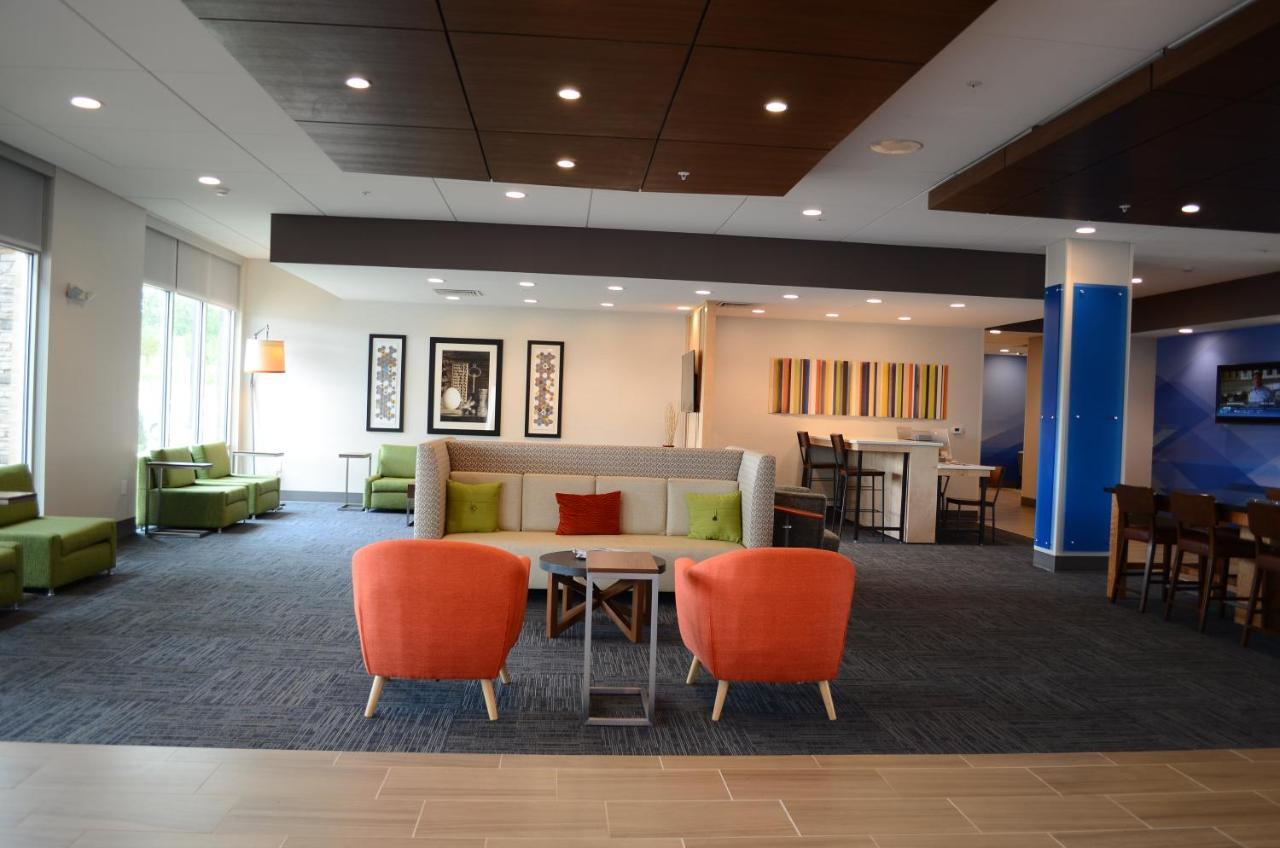 Holiday Inn Express & Suites - Charlotte Ne - University Area By Ihg Eksteriør bilde