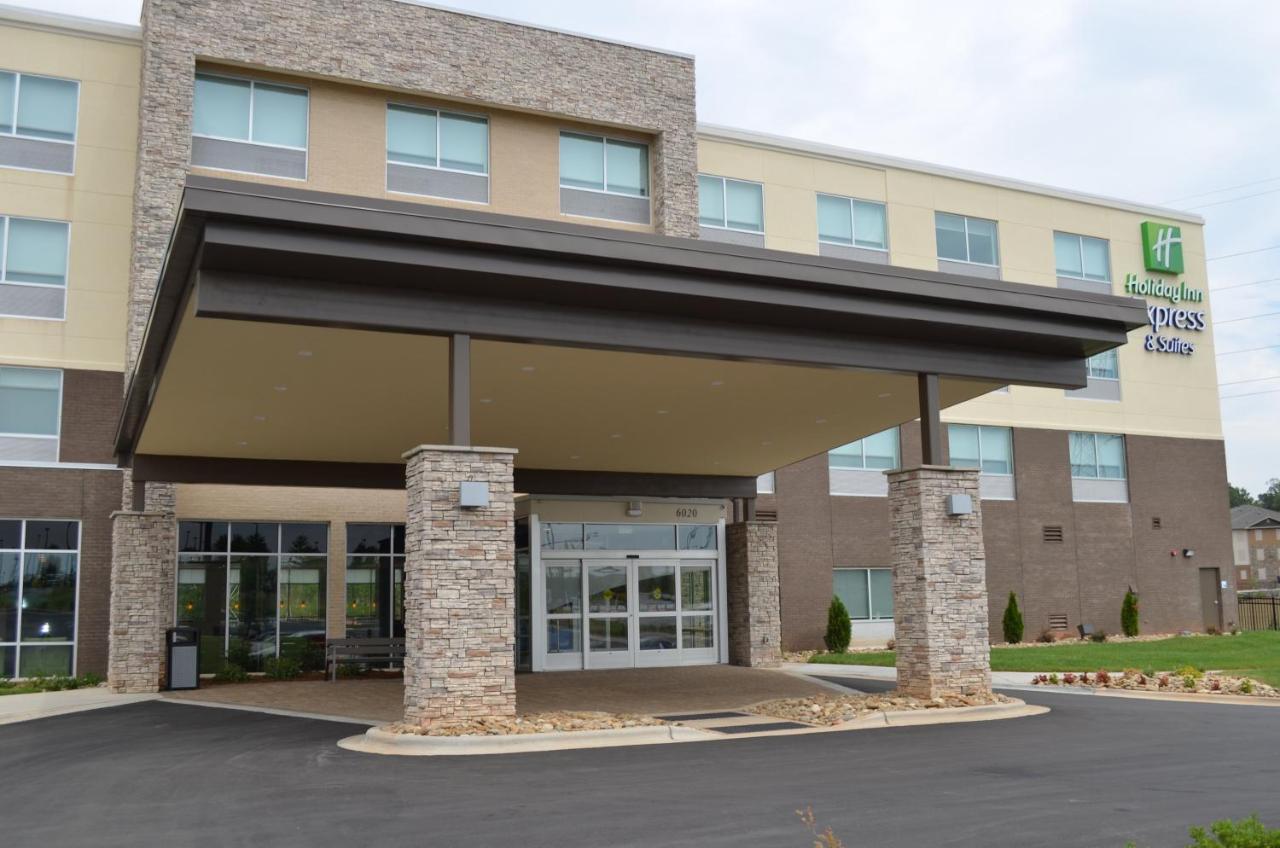 Holiday Inn Express & Suites - Charlotte Ne - University Area By Ihg Eksteriør bilde