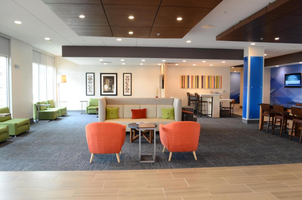 Holiday Inn Express & Suites - Charlotte Ne - University Area By Ihg Eksteriør bilde